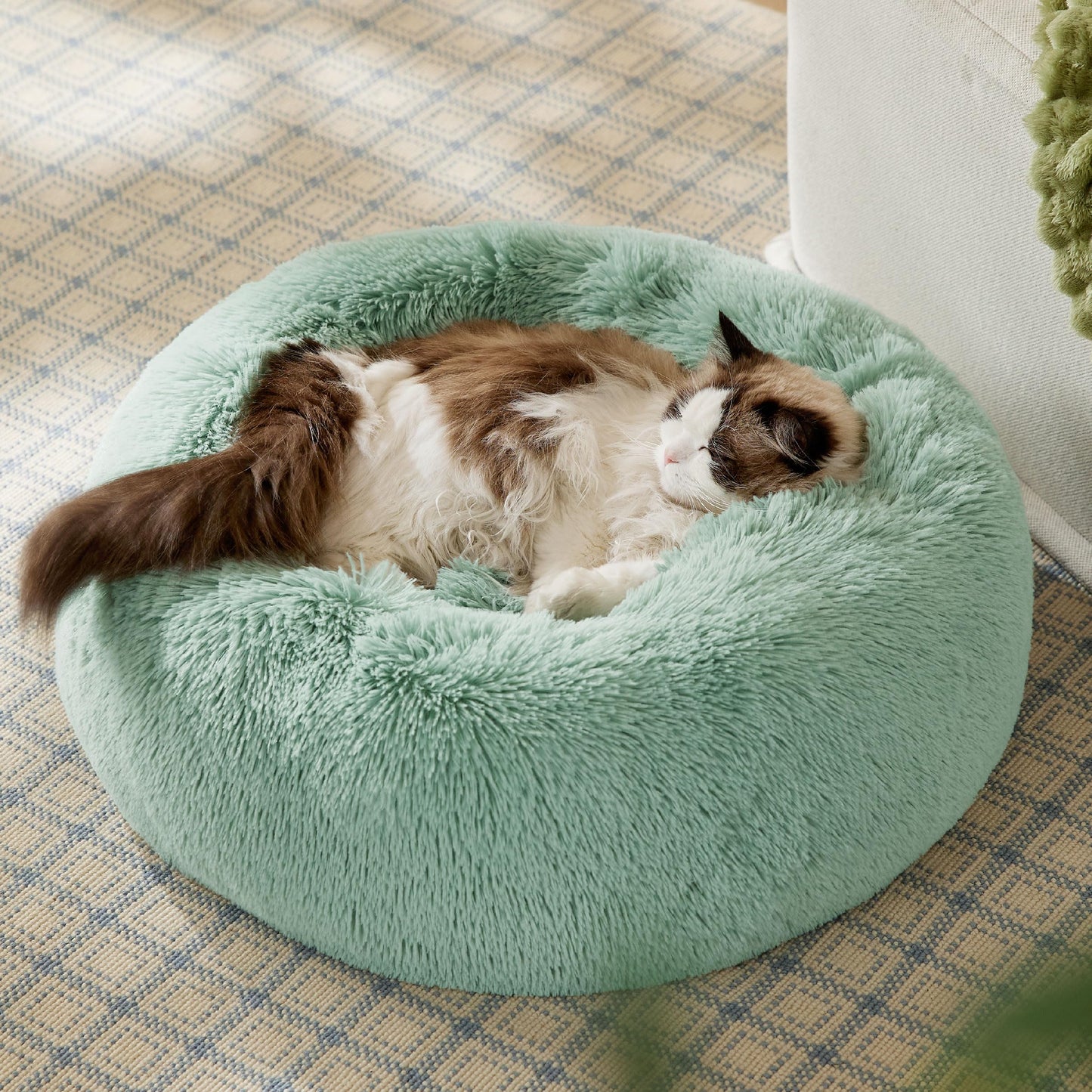 Calming Donut Pet Bed with Washable Faux Fur